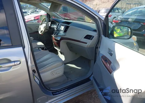 2012 Toyota Sienna Xle V6 8 Passenger from USA, damaged, VIN 5TDYK3DCXCS235154